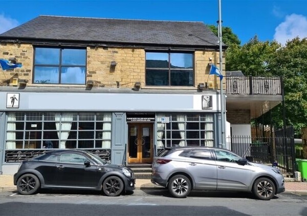 FREEHOLD Detached Bar in a Busy Market Town on the Outskirts of Leeds - Leasehold available Photo 3