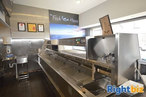 High quality fish & chip takeaway in the village of Thornton, Fife (ref 1318) Photo 3