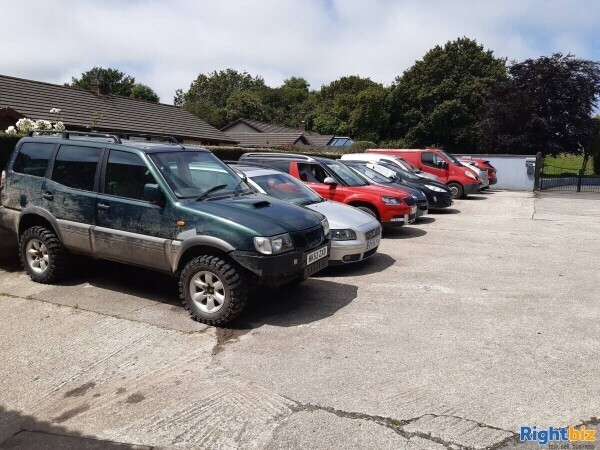 LONG-ESTABLISHED GARAGE Photo 3