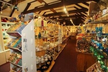 Charming Craft Shop, Coffee Shop, Gallery and Owners House Set in the stunning location of Glencoe Photo 3
