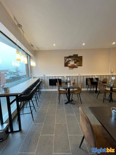 Well Established Popular Modern Cafe Photo 3