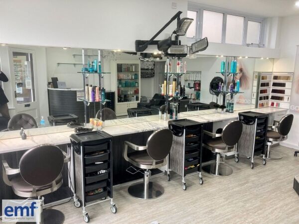 HAIR SALON Photo 3