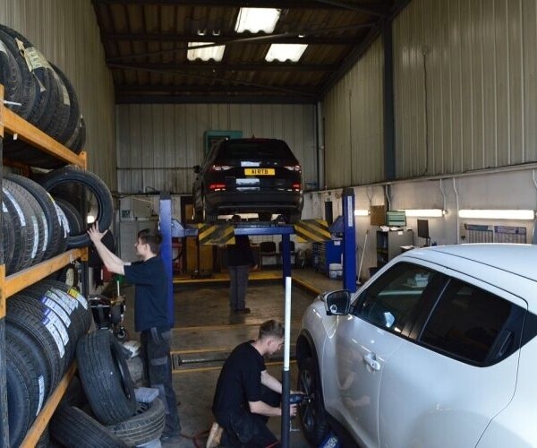 Established Service & MOT Garage - Peterborough Photo 3