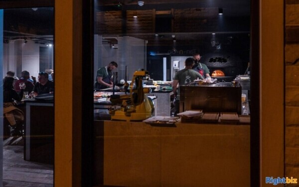 Popular Modern Italian Restaurant & Bar Business Photo 3