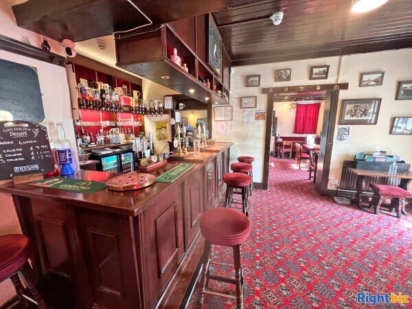 EAST RIDING OF YORKSHIRE - EXCELLENT PUB IN THE POPULAR VILLAGE OF WETWANG Photo 3