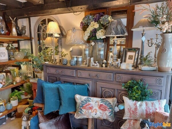 LEASEHOLD HOME INTERIORS/GIFTS/FRAGRANCE BUSINESS Photo 3