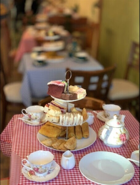 A Popular Coffee Shop on a Busy High Street Photo 3