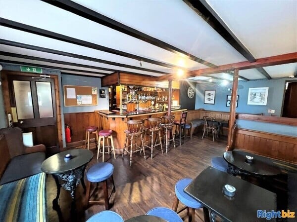 Superb Village Pub and spacious owners flat in the ever popular East Neuk of Fife. (ref 1455) Superb Village Pub and spacious owners flat in the ever popular East Neuk of Fife. (ref 1455)