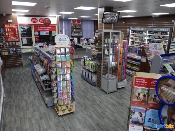 Main Lease Lock-Up Post Office in Large Suburb Photo 3