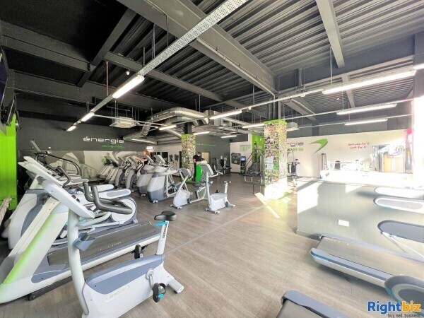 Well presented & well fitted modern gym premises in Glasgow. (ref 1457) Photo 3