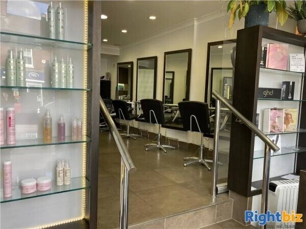 Hairdresser Salon - Long Lease available Photo 3