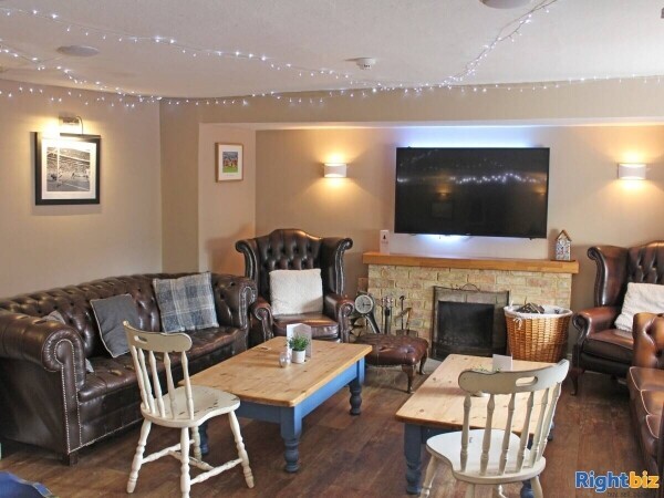 NORTHAMPTONSHIRE - RECENTLY RENOVATED STONE BUILT SOUGHT AFTER VILLAGE FREEHOUSE Photo 3
