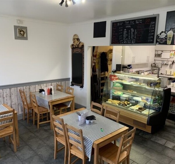 CLOSED CAFE & TAKEAWAY IN HORNSEA TOWN CENTRE Photo 3
