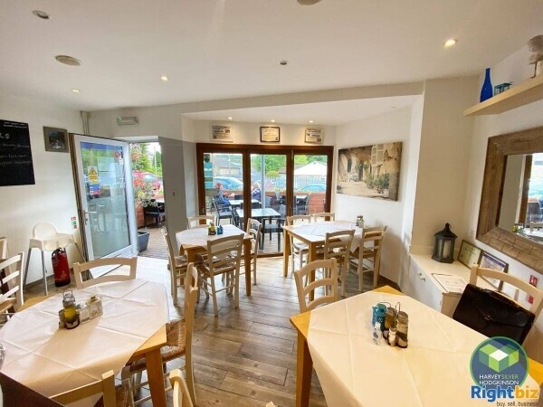 LICENSED RESTAURANT/CAFE: CHAPEL EN LE FRITH: Photo 3
