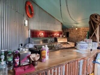 Freehold Hotel, Restaurant & Takeaway - Oldham Photo 3