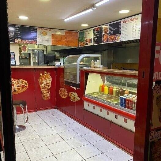 Vibrant and Exciting Takeaway Establishment in Oldham Photo 3
