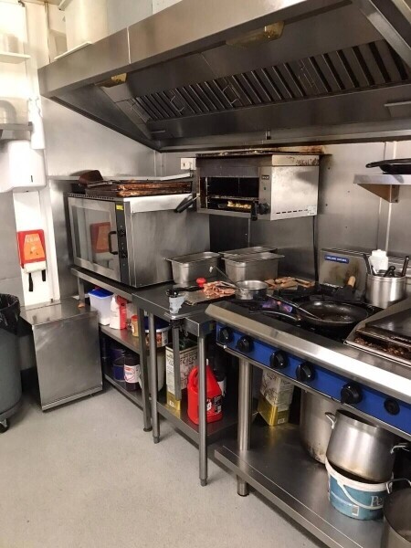 FANTASTIC OPPORTUNITY - FULLY REFURBISHED LICENSED 25 SEATER CAFÉ - ETON, BERKSHIRE Photo 3