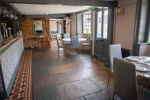 ESSEX - BLANK CANVASS PUB/RESTAURANT/CAFE OPPORTUNITY Photo 3