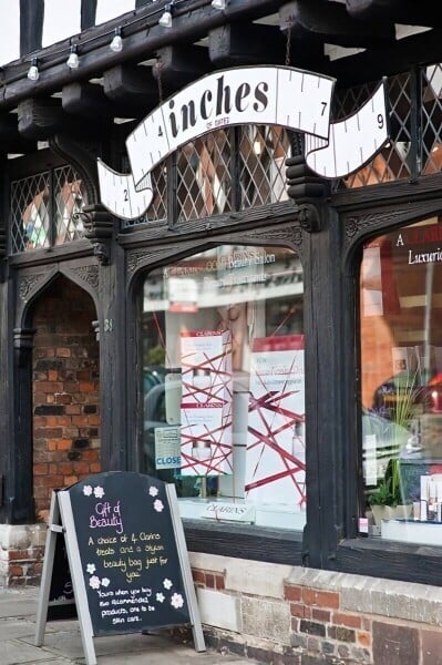 Leasehold Clarins Gold Beauty Salon for sale - Oxted Photo 3