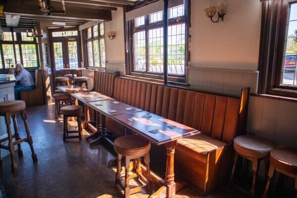 KENT - WELL-KNOWN PUB - FOR SALE BY PUBLIC AUCTION - THURSDAY 4 MAY 2023 AT 10:00 Photo 3