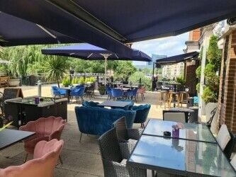 Leasehold Bistro & Bar for Sale , Open for Partnership