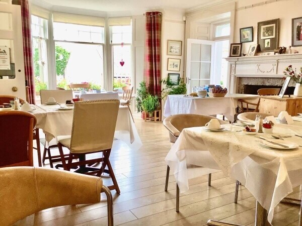 A Magnificent Bed and Breakfast with Traditional Tea Room in Stonehaven, Aberdeenshire. (ref 1497) Photo 3