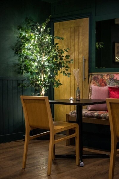 Magnificent Cocktail Bar and Brunch Restaurant Photo 3