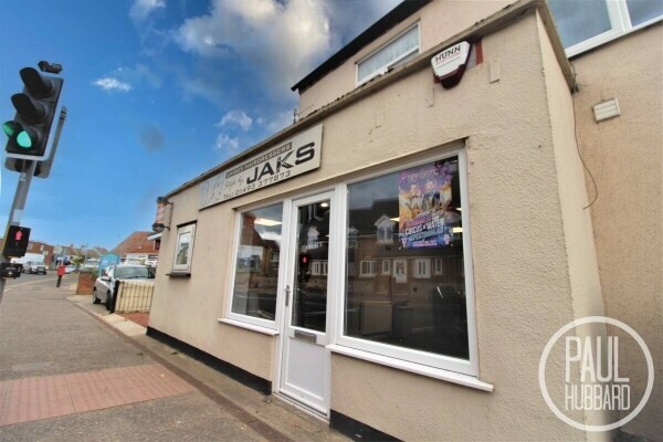 Well-established and beautifully decorated hair salon in Caister-on-Sea, Norfolk. Photo 3