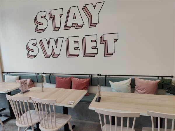 Artisan Bakery Bakehouse and Coffee Shop Restaurant in East London Photo 3