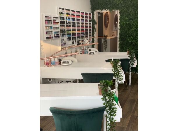 Well established Beauty Treatment business in Eastleigh for sale Photo 3