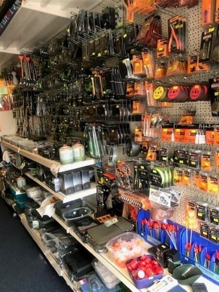 Profitable, Established Pet and Fishing Supplies Retail Unit in Prime Location in Oxfordshire Photo 3