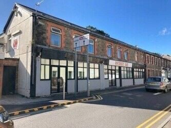 Spectacular Freehold setting near Tom Jones birth place