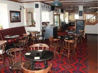 PEMBROKESHIRE - VILLAGE CENTRE HOTEL, BAR & RESTAURANT