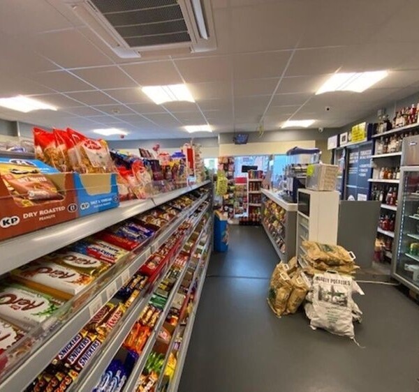 Leasehold Convenience Store & Off License Located In Atherstone Photo 3