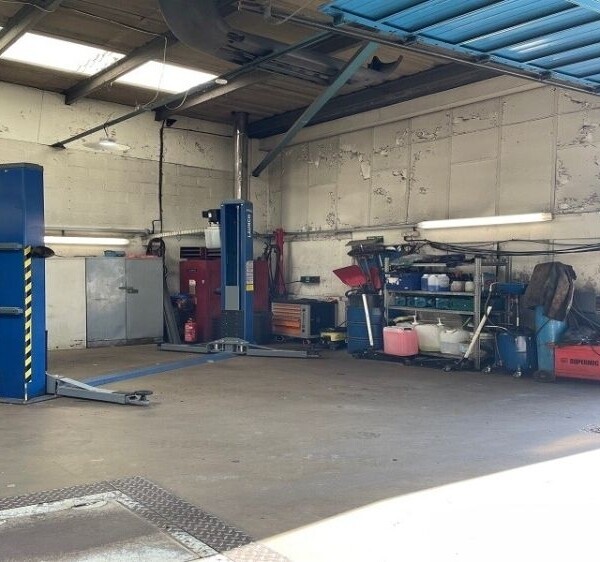 Well Established Garage And Mot Centre For Sale Photo 3