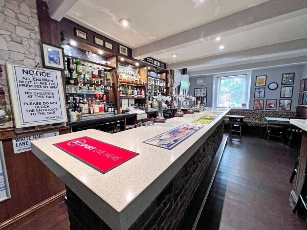 WEST YORKSHIRE - PUB IN POPULAR MARKET TOWN Photo 3
