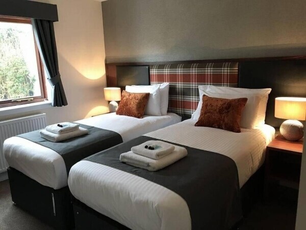 A Very Well Presented 9 Letting Room Hotel in Prominent Location For Sale Photo 3