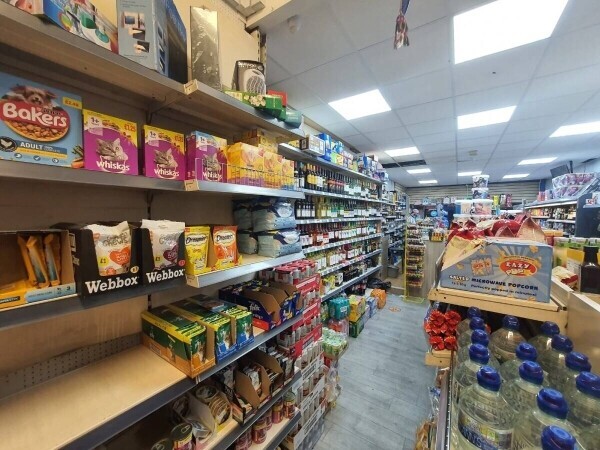Convenience Store Lease For Sale with flat- Islington, London N1 1EF Photo 3