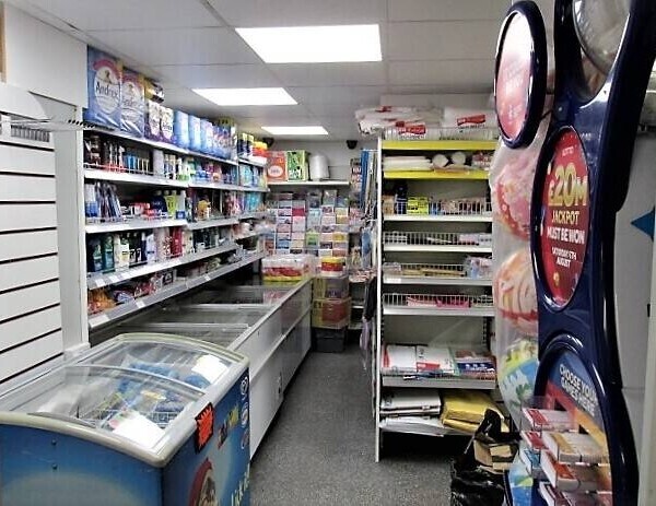 LEASEHOLD CONVENIENCE STORES/OFF LIC & SUB POST OFFICE Photo 3