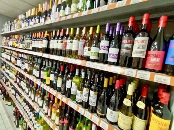 Convenience Store / Off-License For Sale in Finsbury Park Photo 2