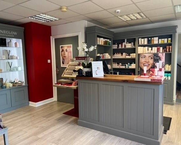 Superb, CLARINS GOLD Beauty Salon in Bingham, Nottinghamshire. Retirement Sale. Photo 2