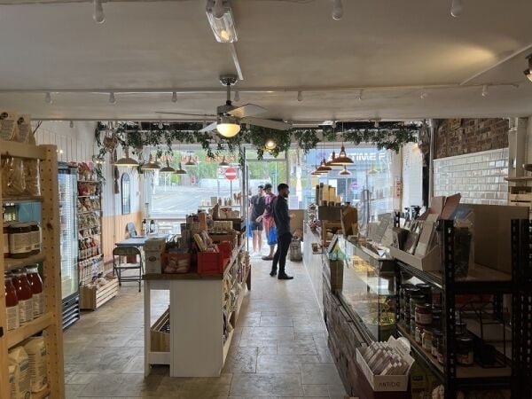 Popular Coffee House with Excellent Reviews