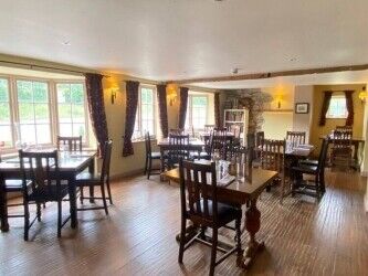 WILTSHIRE - DESTINATION VILLAGE FREEHOUSE Photo 3