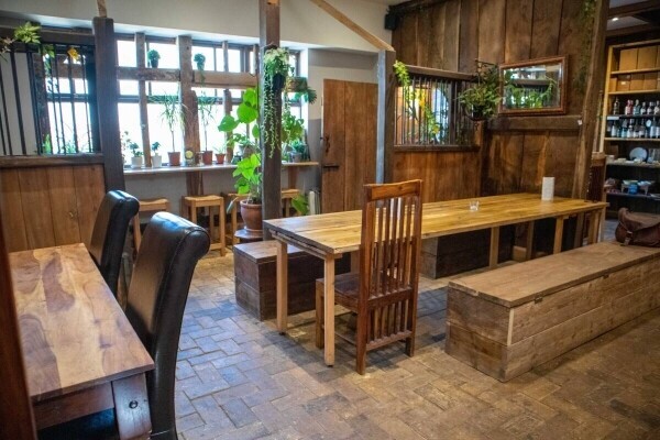 ESSEX - ATTRACTIVE MULTI-FACETED BUSINESS Photo 3