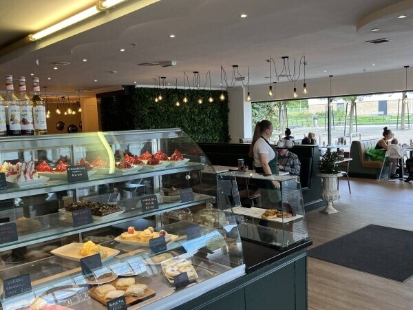 Fantastic Coffee Shop/ Restaurant opportunity within busy shopping centre Photo 3