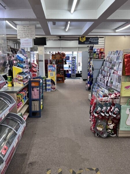 Leasehold newsagent with lottery and Paypoint Photo 3