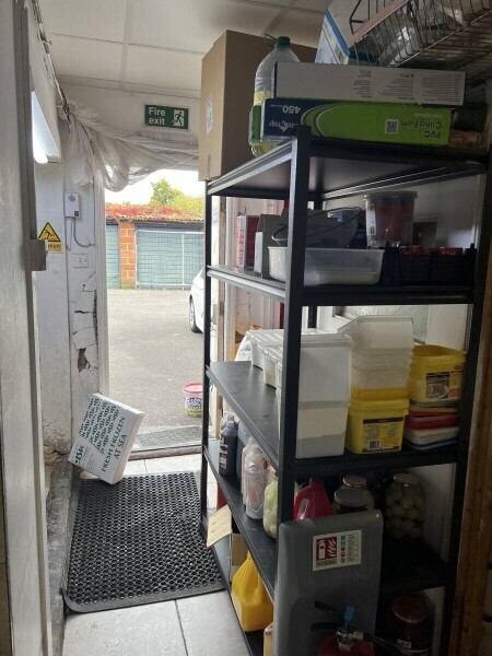 Take away fish and chips - pizza - kebab shop located in Feltham Photo 3