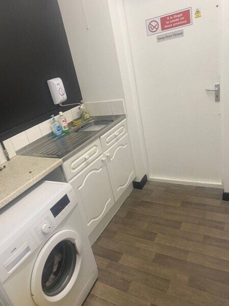 Long Established, Profitable Salon for Sale - Staff Managed Photo 3