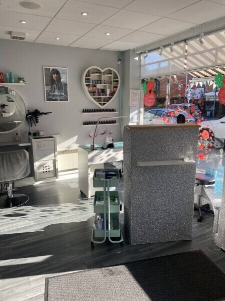 Busy hair and beauty salon in Romsey Photo 4