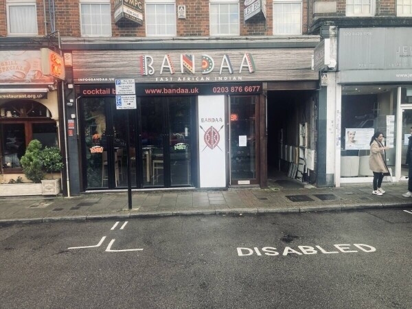 Fully Fitted Restaurant for Sale in Hatch End, Pinner. 1-Bed Flat Included. Photo 3